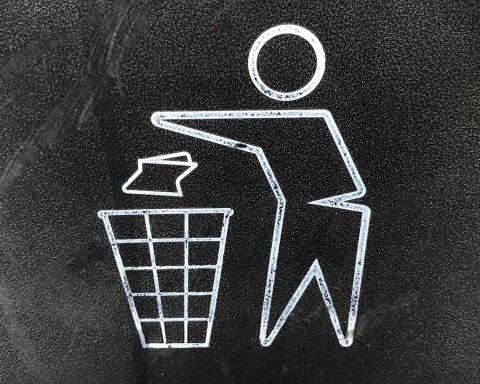 litter signage